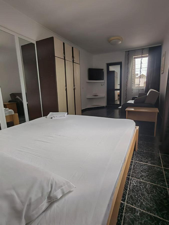 Hotel Casa Alexandru Două Mai Esterno foto