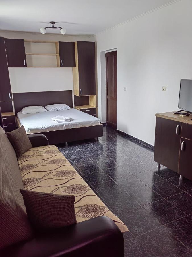 Hotel Casa Alexandru Două Mai Esterno foto