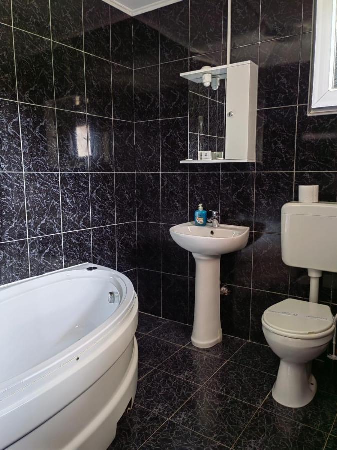 Hotel Casa Alexandru Două Mai Esterno foto