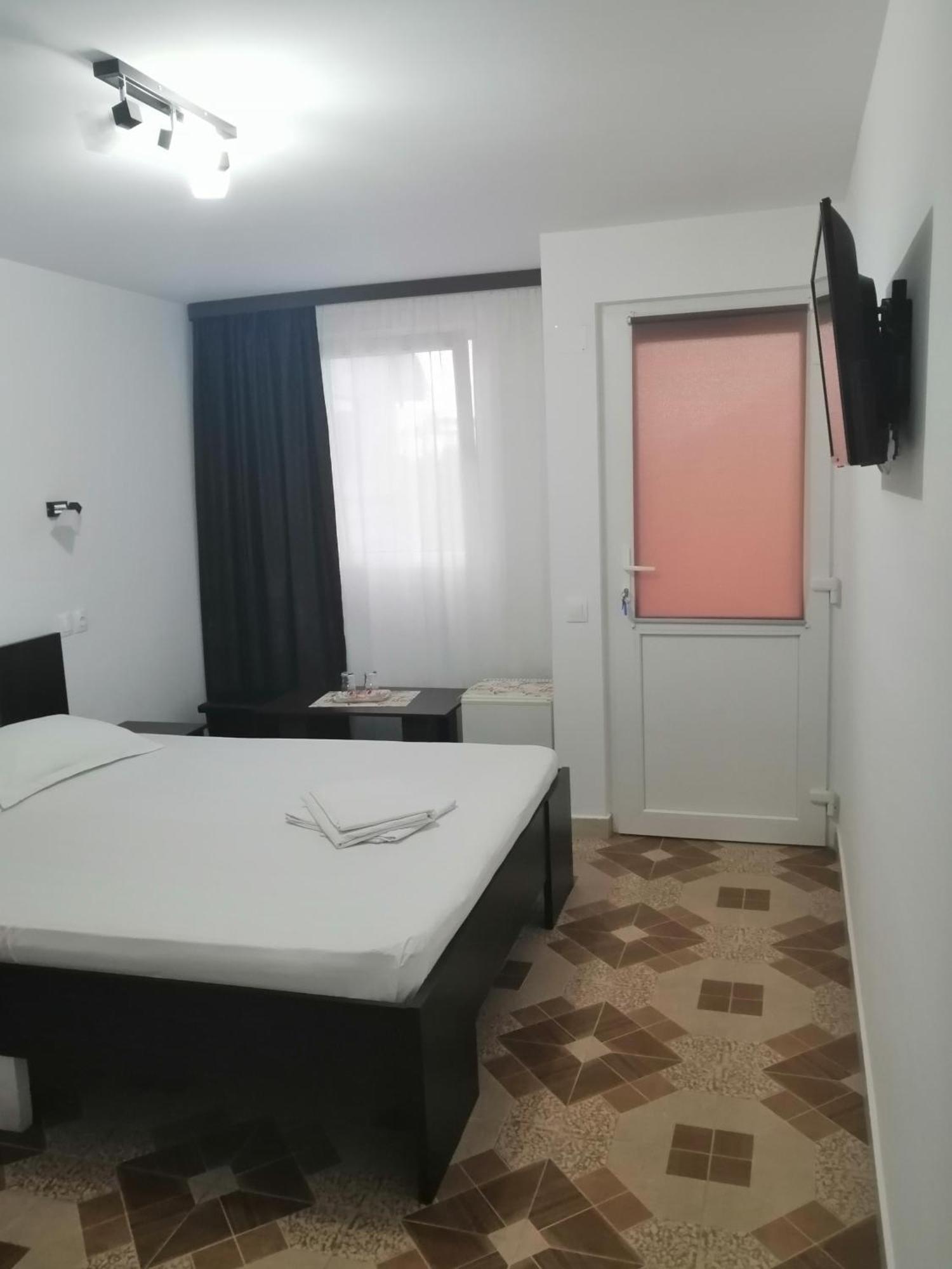 Hotel Casa Alexandru Două Mai Esterno foto